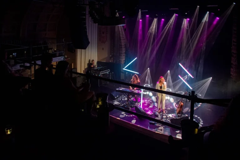 A compact, portable lighting setup for singer Marise