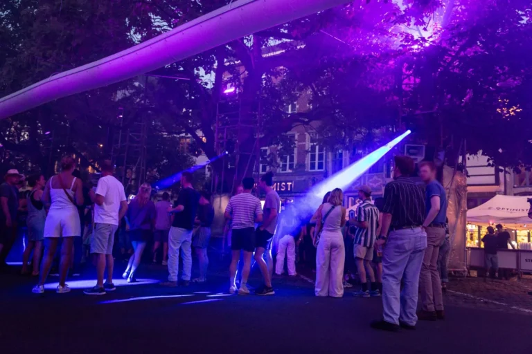 VANTA SPOTs Light Up the DJ Club Night